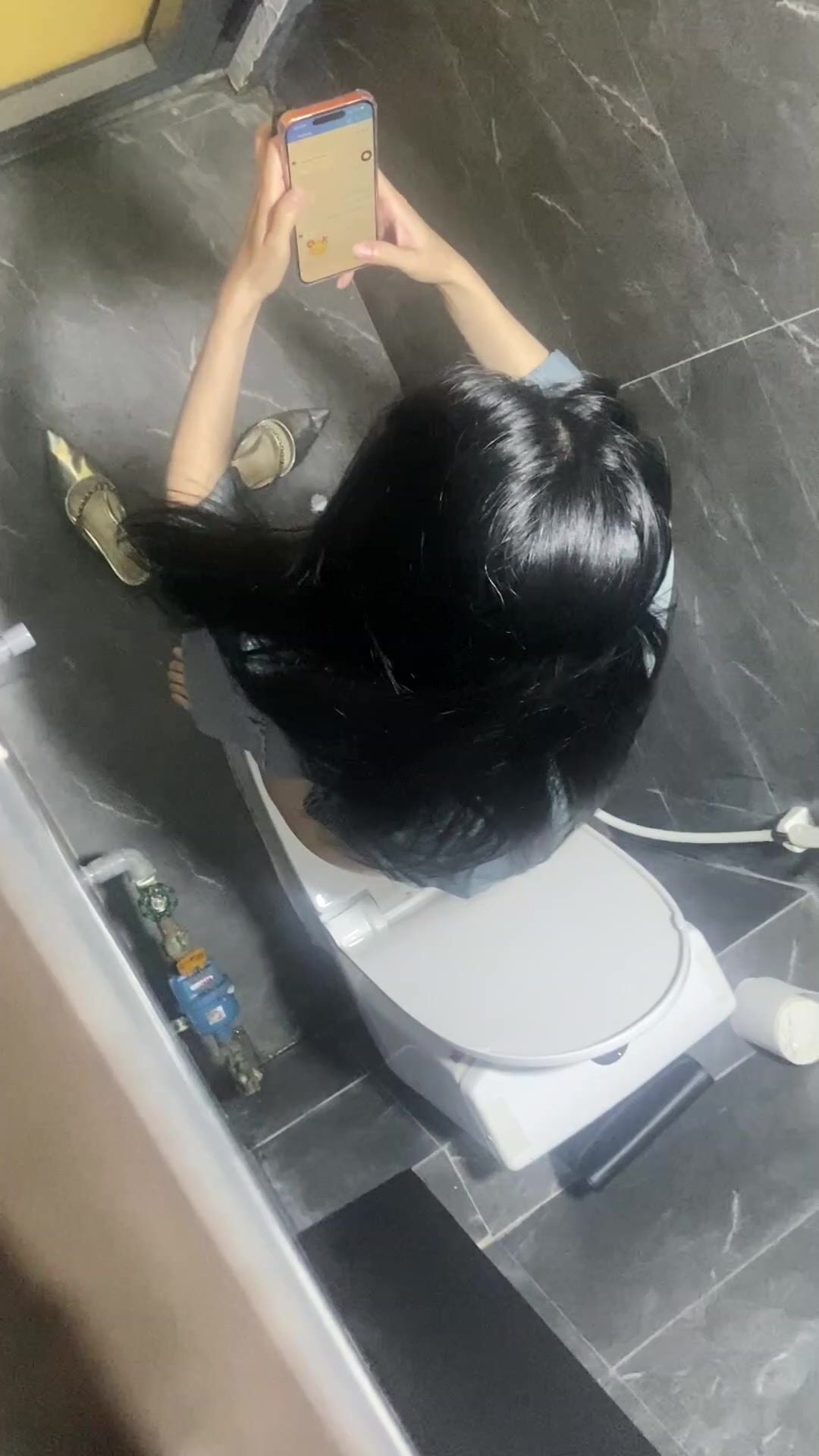 seri đặt cam quay lén nhà vệ sinh nữ em nào đít cũng to lồn múp - phần 46